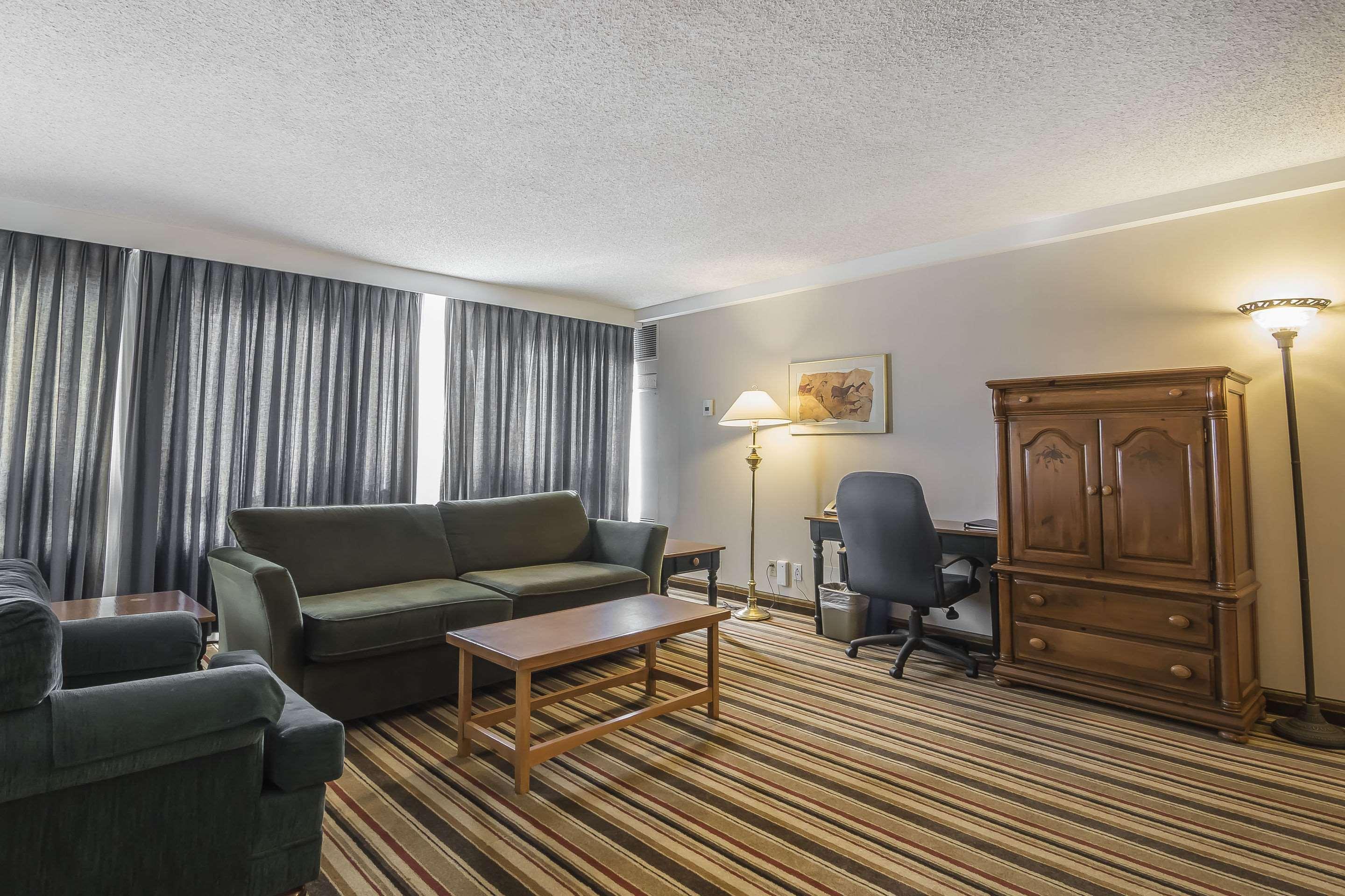 Doubletree By Hilton Calgary North Hotel Eksteriør billede