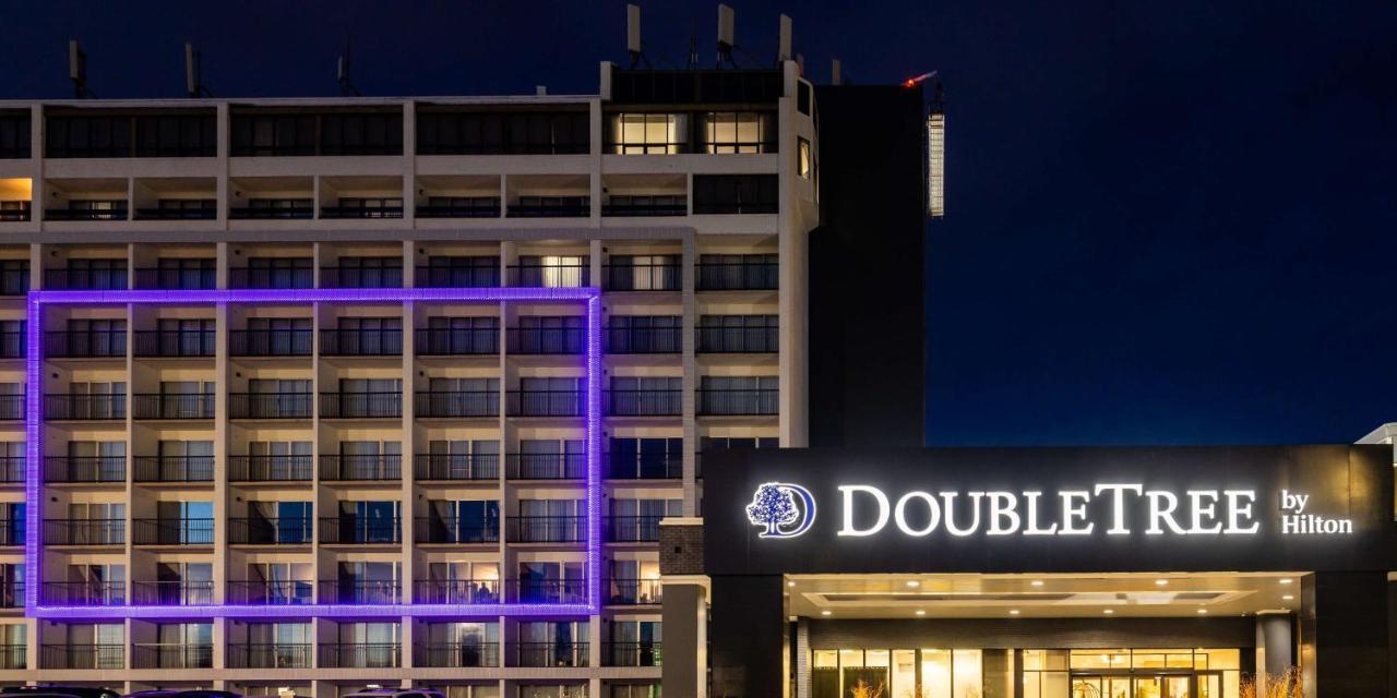 Doubletree By Hilton Calgary North Hotel Eksteriør billede