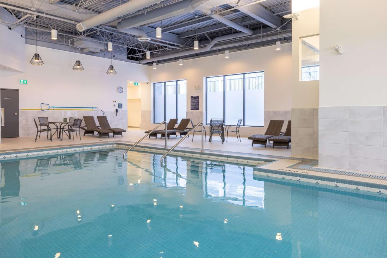 Doubletree By Hilton Calgary North Hotel Eksteriør billede