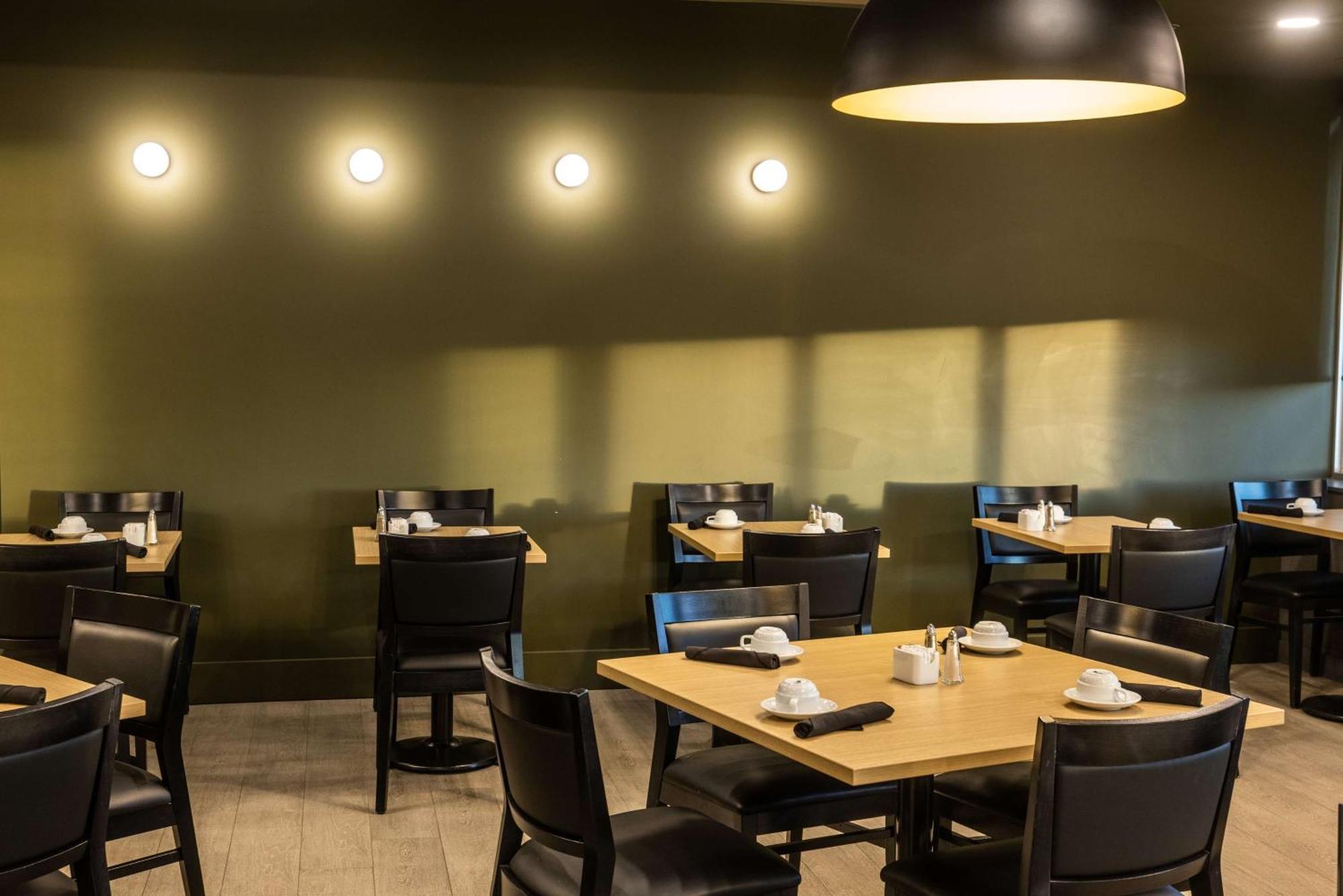 Doubletree By Hilton Calgary North Hotel Eksteriør billede