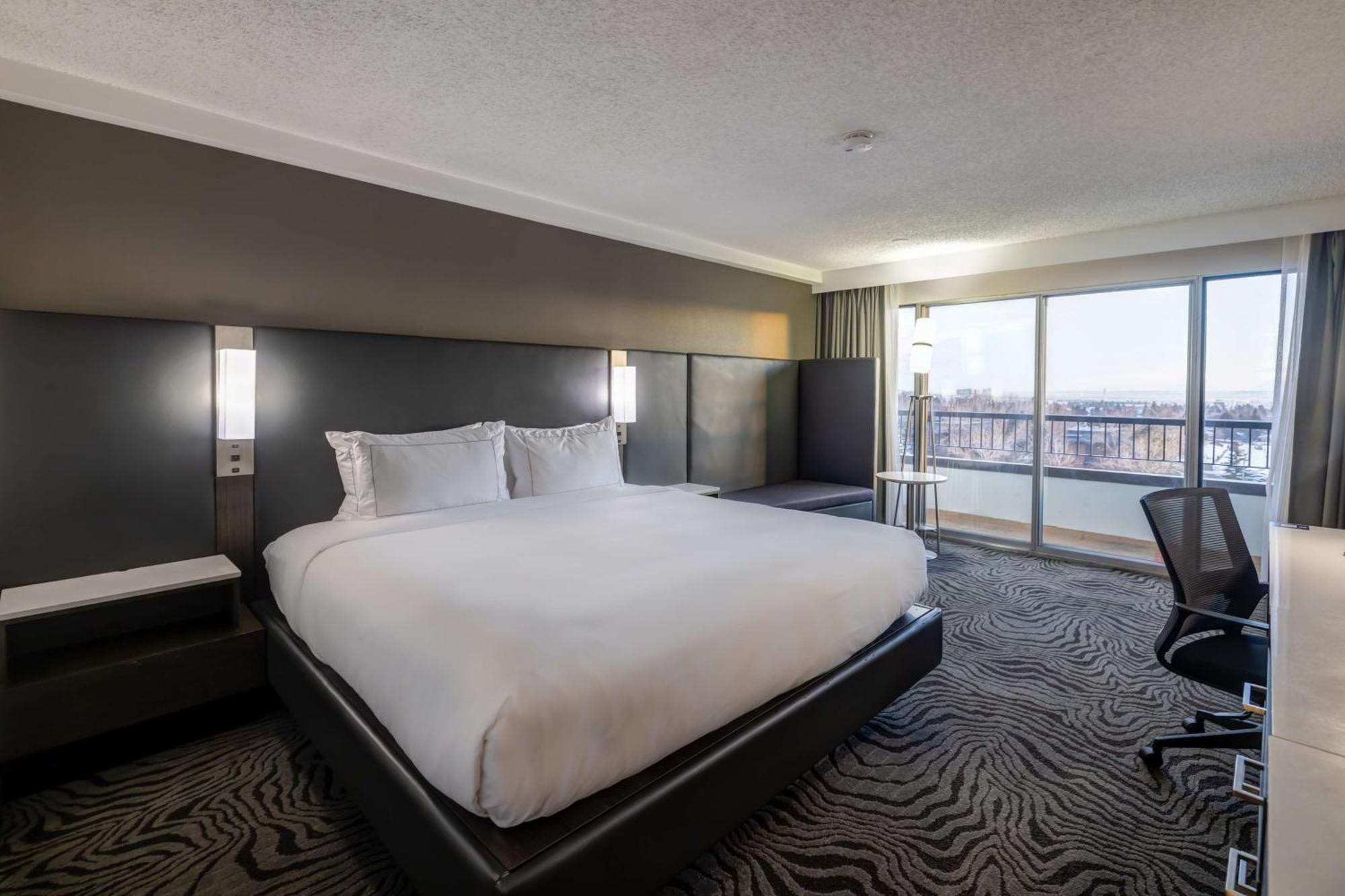 Doubletree By Hilton Calgary North Hotel Eksteriør billede