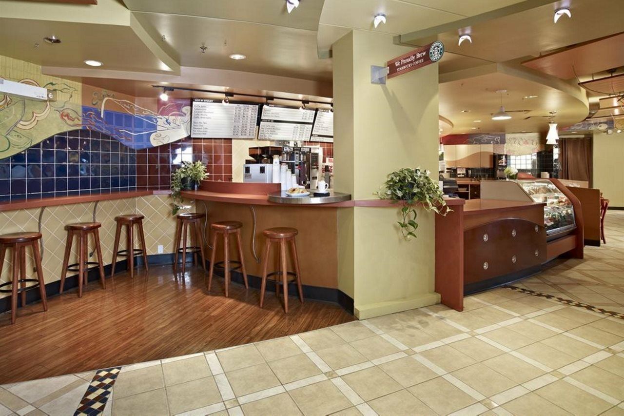 Doubletree By Hilton Calgary North Hotel Eksteriør billede