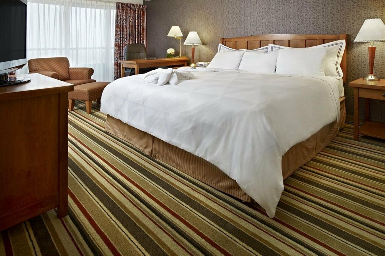 Doubletree By Hilton Calgary North Hotel Eksteriør billede